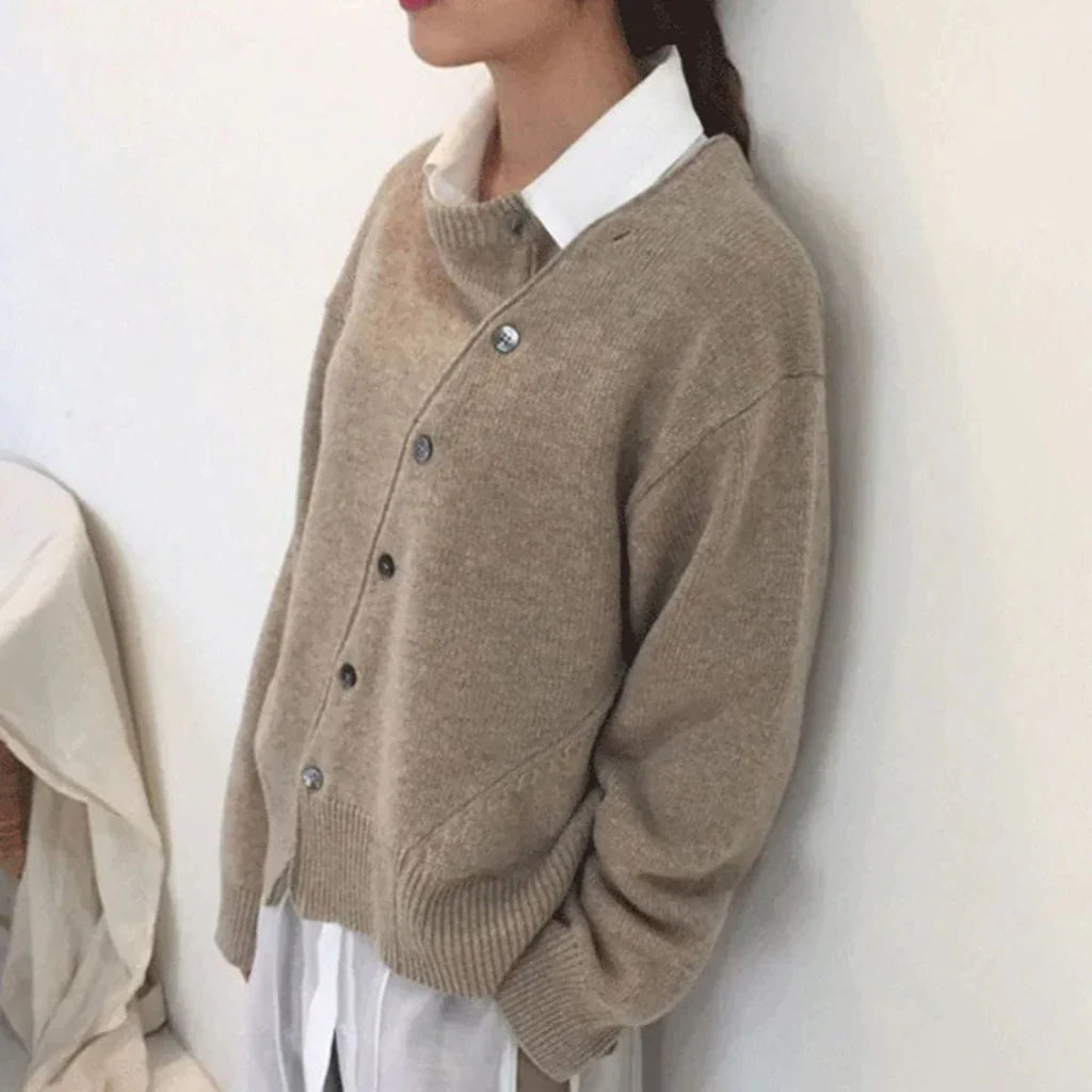 Pia - Bequeme Damenjacke mit Knöpfen - IdealeKleiden