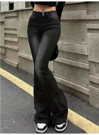 Hohe Damen-Jeans Ausgestellt Bein