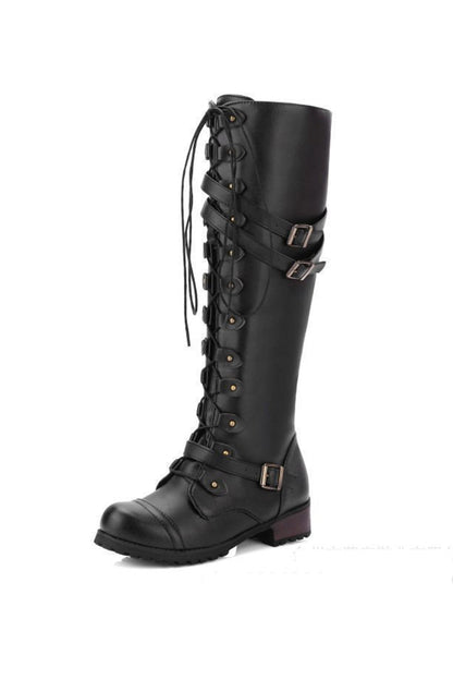 Ritterstiefel mit Nieten und Gürtelschnalle