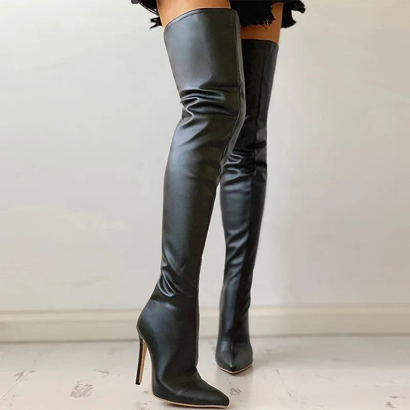 Elegante Stiefel Mit Hochhacken - IdealeKleiden