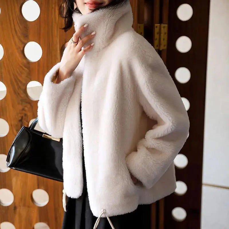 Modische Damen-Steppjacke Rollkragen