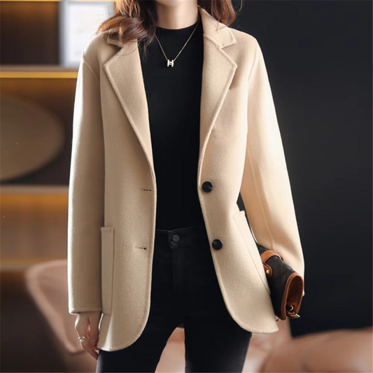 Stilvolle Blazerjacke Damen Schnitt mit Taschen - IdealeKleiden