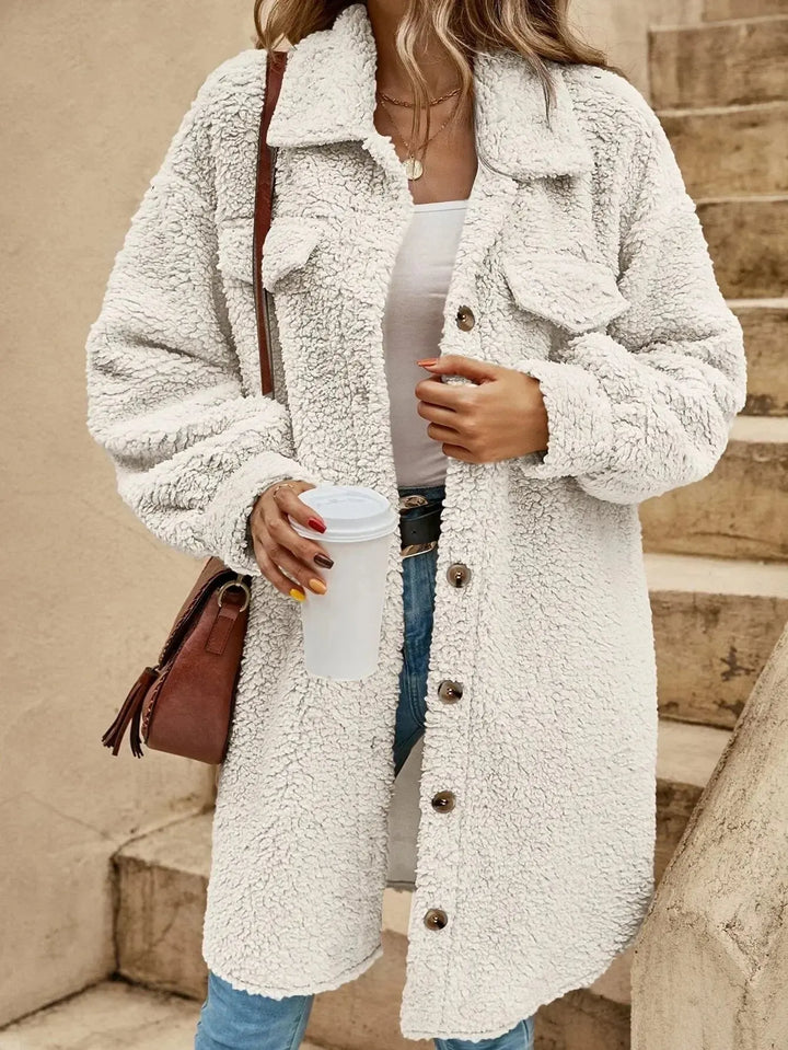 Bequeme Teddyjacke mit Knöpfen &amp; Brusttaschen - IdealeKleiden