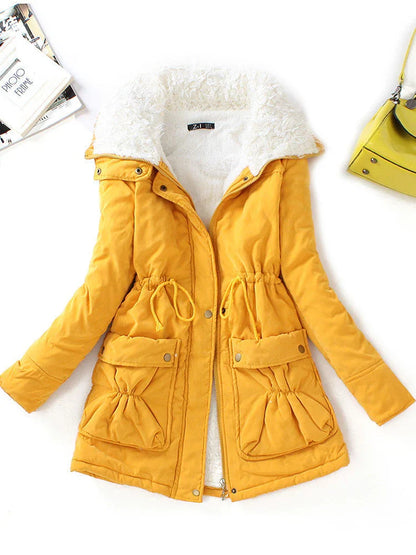 Warmes Winterkleid mit Kunstfellfutter und verstellbarer Passform
