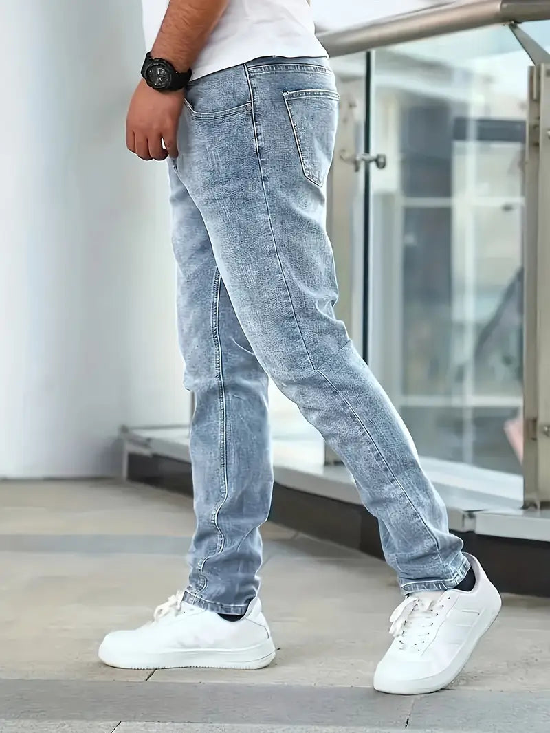 Eng anliegende Herrenjeans Blau Slim Fit