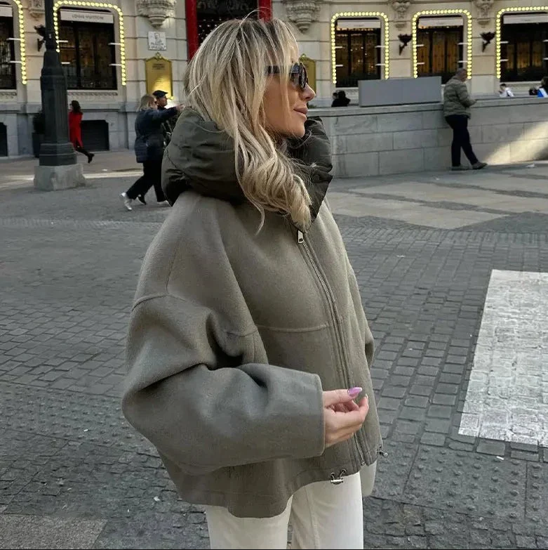 Lässige Damenjacke mit Kapuze Modern Style