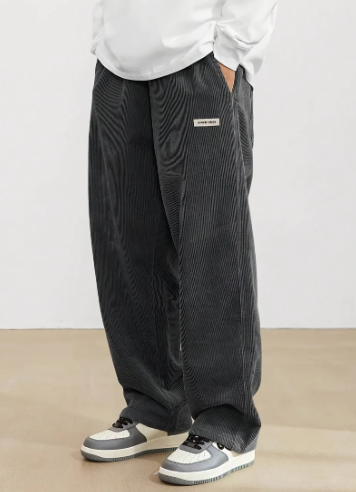 Herren Cordhose Braun mit vielen Taschen