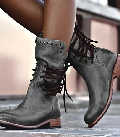 Rustikale Stiefel für Damen mit Nieten Look