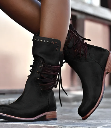 Rustikale Stiefel für Damen mit Nieten Look