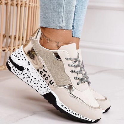 Moderne Damen Sneaker Chic Style - IdealeKleiden