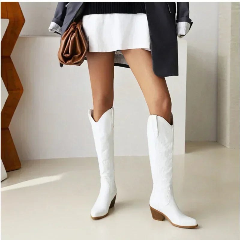 Stylische Cowboystiefel Wildleder Braun Frühling