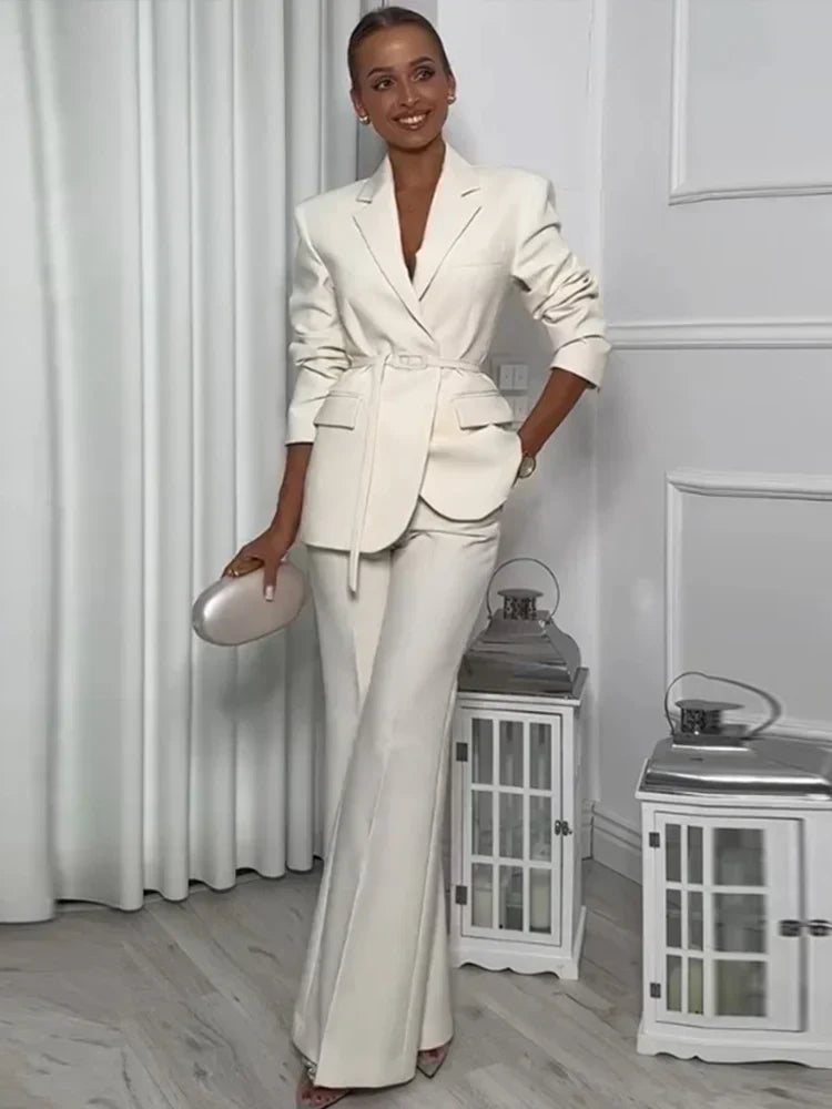 Eleganter Blazer Overall mit Gürtel und Weite Hose
