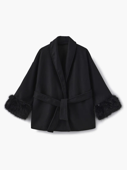 Eleganter Winterkurzmantel mit Kunstfell