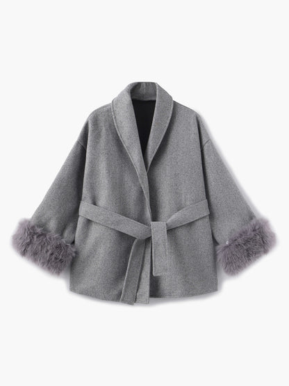 Eleganter Winterkurzmantel mit Kunstfell