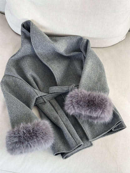 Eleganter Winterkurzmantel mit Kunstfell - IdealeKleiden