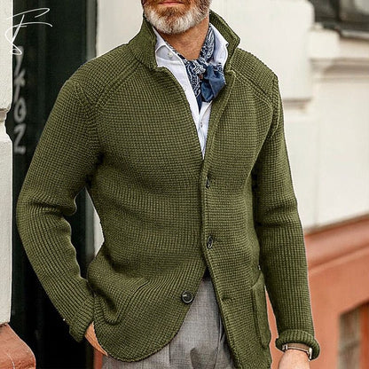 Grobgestrickte Herrenstrickjacke mit Taschen