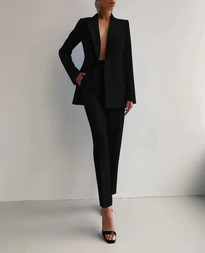 Stilvolles Anzug-Set: Eleganter Blazer und Hose