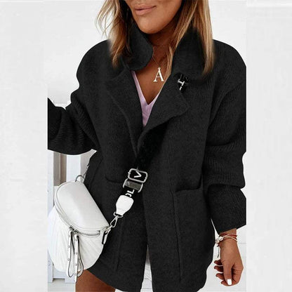 Modische Damenjacke mit Schalkragen