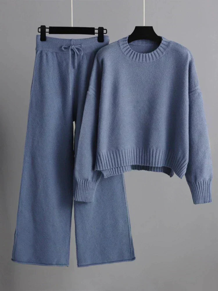 Elegantes Tricot-Kleid mit Kordelverschluss