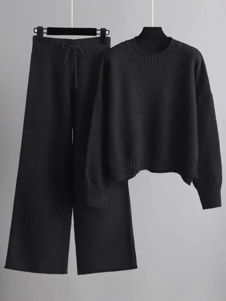 Elegantes Tricot-Kleid mit Kordelverschluss