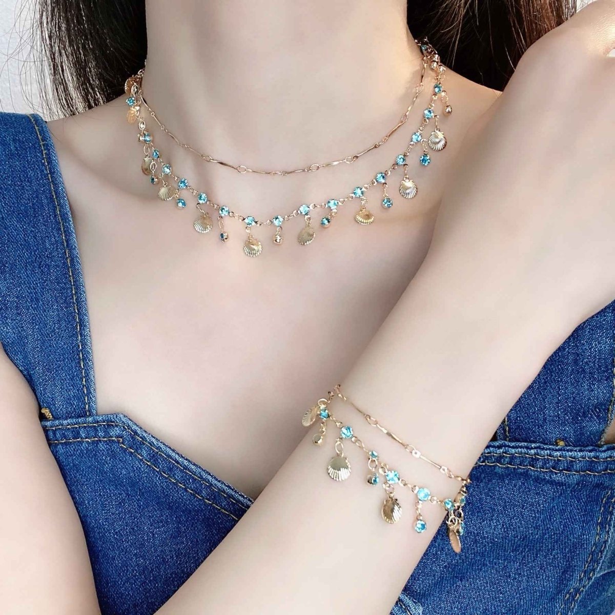 Boho Halskette Gold mit Muschel & blauen Steinen - IdealeKleiden