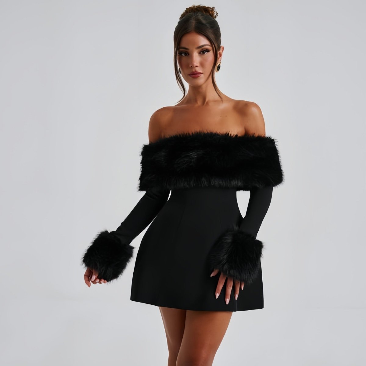 Aurora - Schulterfreies Mini-Kleid mit Weichem Fellbesatz - IdealeKleiden
