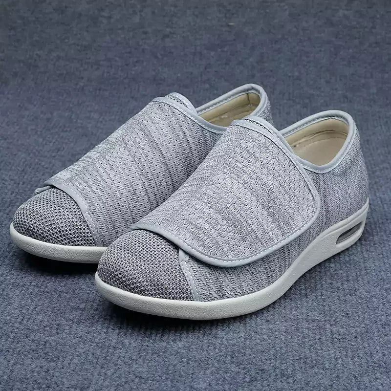 Bequeme Schuhe mit Klettverschluss für Senioren