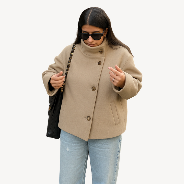 Stylischer Damen Mantel mit Knöpfen