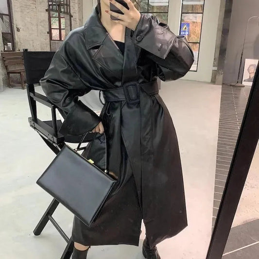 Stylischer Damen Leder-Trenchcoat Schwarz Oversized - IdealeKleiden