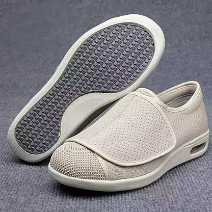 Bequeme Schuhe mit Klettverschluss für Senioren