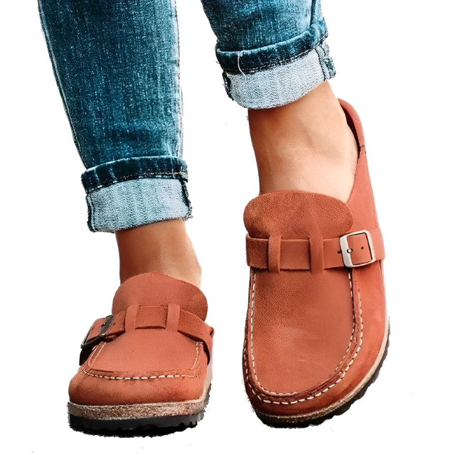 Bequeme Hausschuhe mit Schnallenverschluss