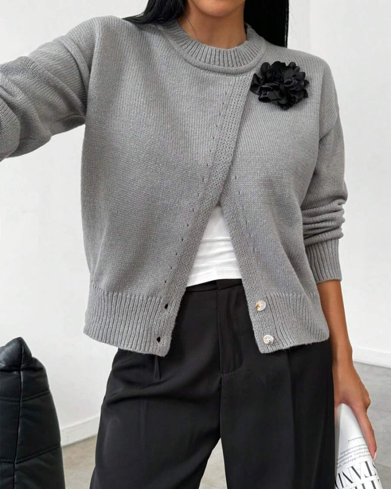 Modische Pullover mit Schlitzsaum