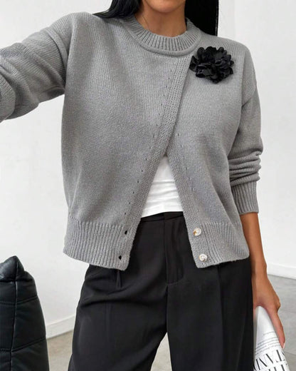 Modische Pullover mit Schlitzsaum