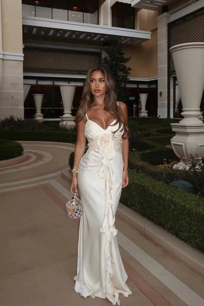 Elegantes Maxikleid mit Rüschen und Rosenmuster