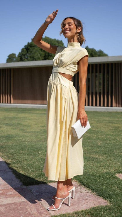 Elegantes Midikleid mit Cut-Outs und Stehkragen