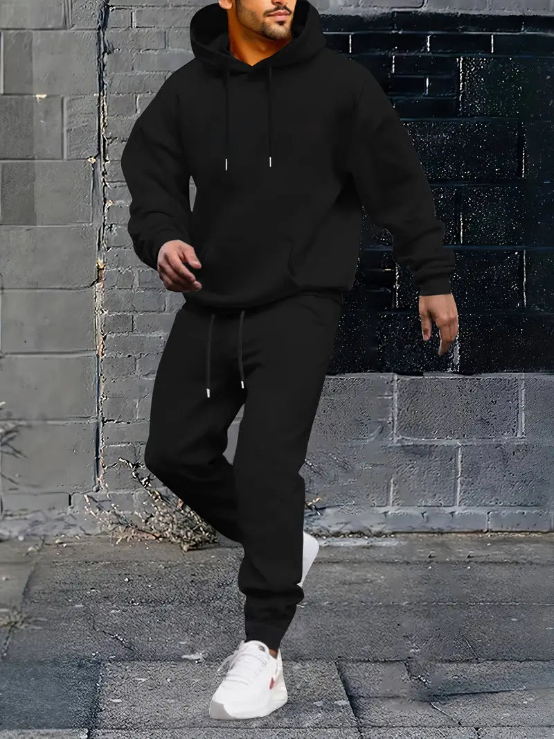 Klassisches Set: Kapuzenpullover und Jogger Comfort - IdealeKleiden