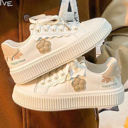 Modische Damen-Sneaker mit Blumen-Muster und hohen Sohlen - IdealeKleiden