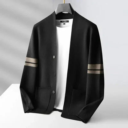 Moderner Strick-Cardigan mit Knöpfen