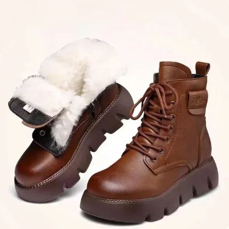 Warmhaltende Stiefel mit dicken Sohlen