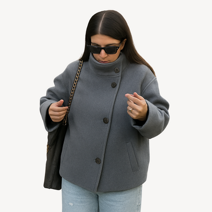 Stylischer Damen Mantel mit Knöpfen