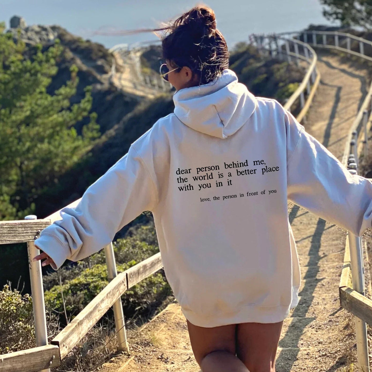 Modischer Hoodie mit Schriftzug Trendy Design - IdealeKleiden