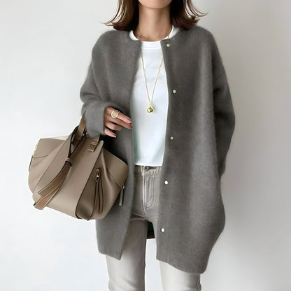 Modische Strickjacke mit Knöpfen