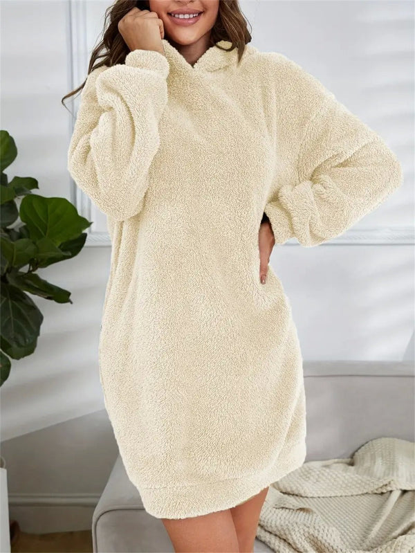 Übergröße Teddy Sweatkleid mit Kapuze → Weites Teddy Kleid Kapuze Oversize