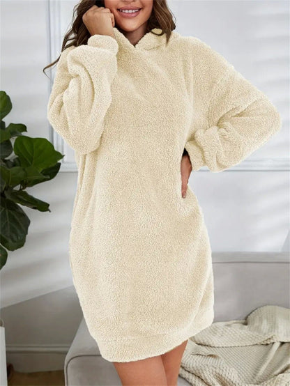Übergröße Teddy Sweatkleid mit Kapuze → Weites Teddy Kleid Kapuze Oversize