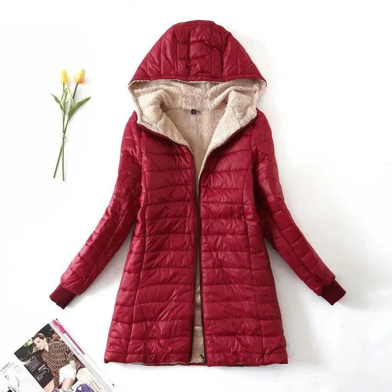 Warme Steppjacke mit Kapuze und Fleece-Futter