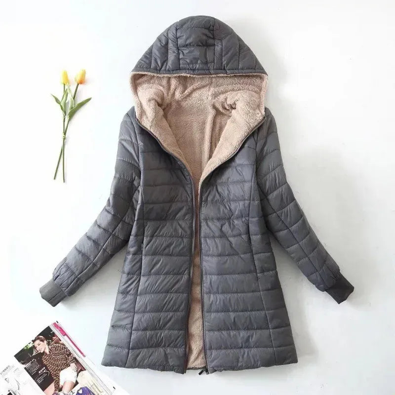 Warme Steppjacke mit Kapuze und Fleece-Futter