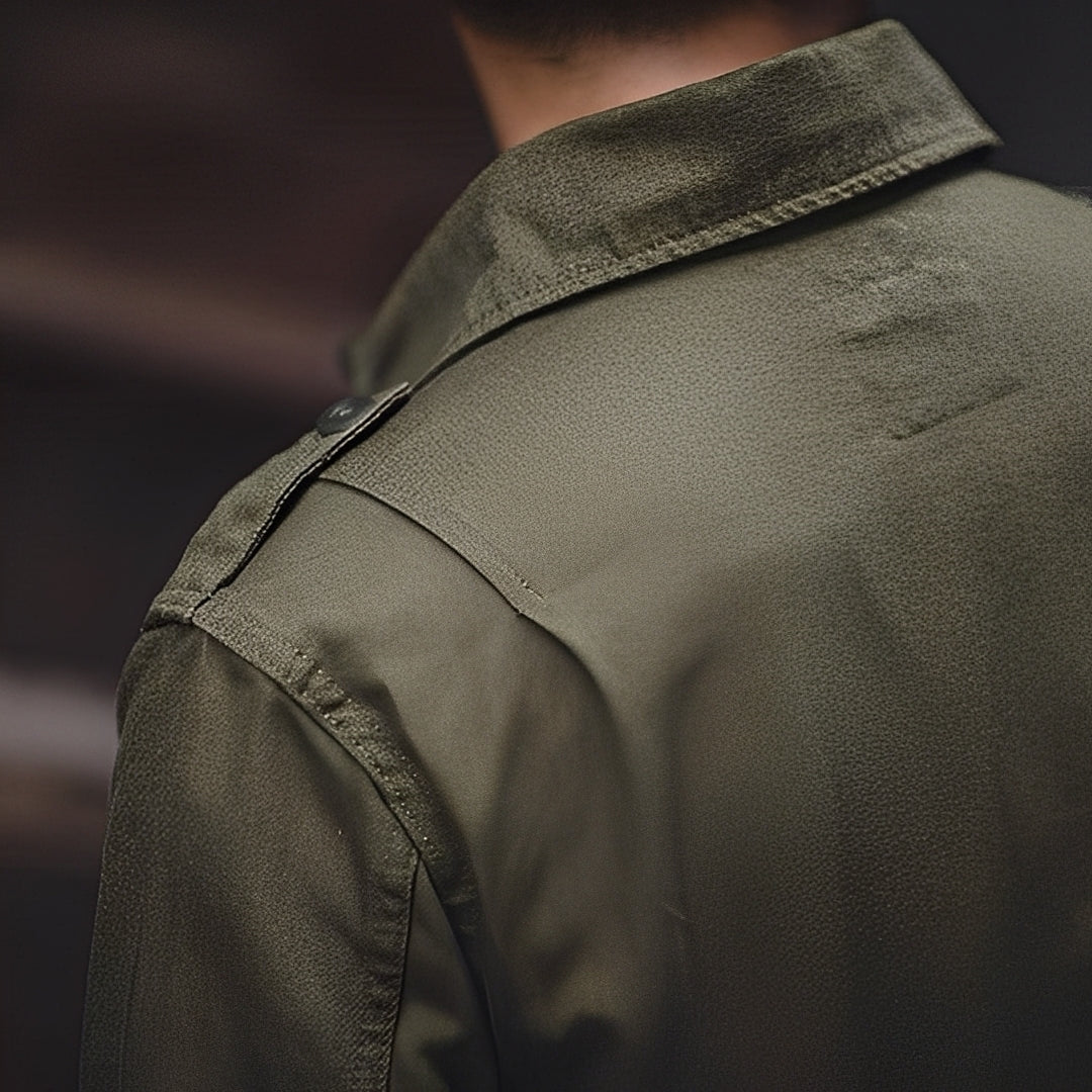 Stilvolle Herrenjacke mit vielen Taschen - IdealeKleiden
