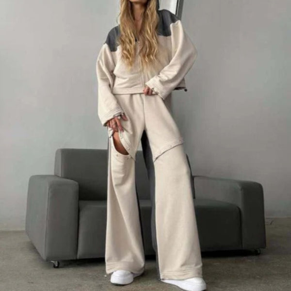Kuscheliges Lounge-Set: Kurzes Kleid mit Kapuze und weite Hose