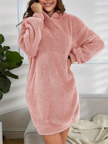Übergröße Teddy Sweatkleid mit Kapuze → Weites Teddy Kleid Kapuze Oversize
