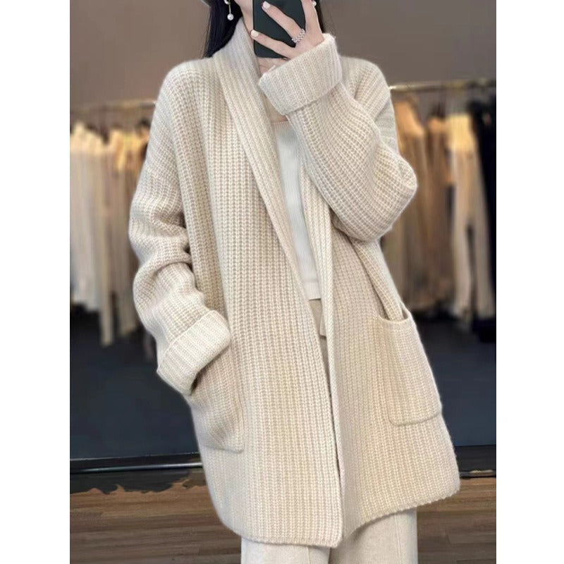Übergrößene Strickjacke mit Kragen und Taschen - IdealeKleiden